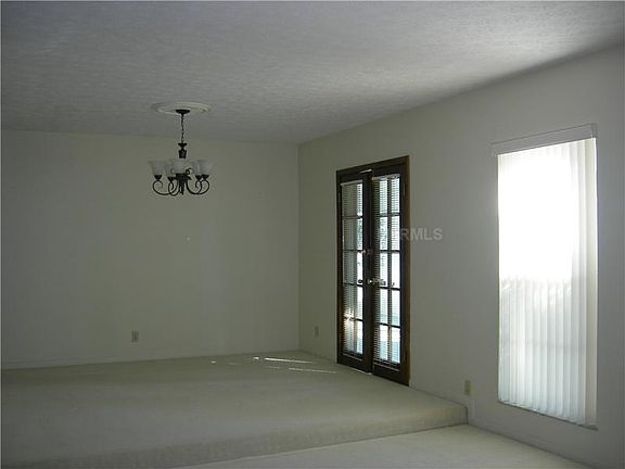 4th image of 11015 Saginaw Dr