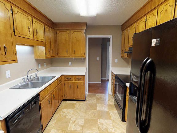 4th image of 1517 Robertson Ct