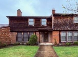 153 Wedgewood Dr, Williamsville, NY 14221