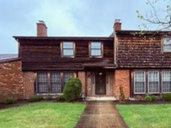 153 Wedgewood Dr, Williamsville, NY 14221