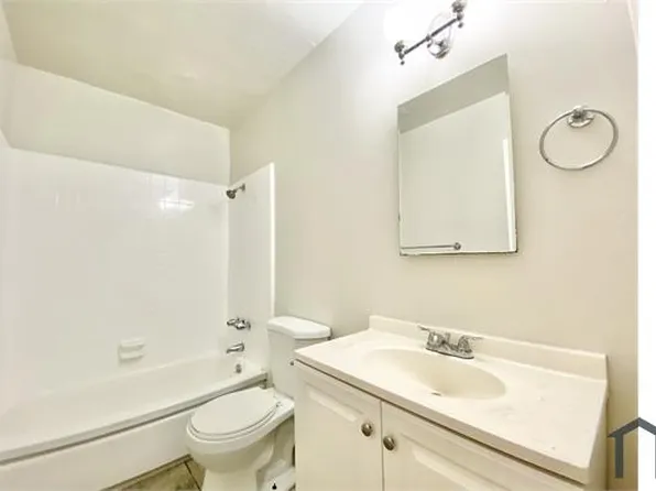 918 W 66th St, Los Angeles, CA 90044