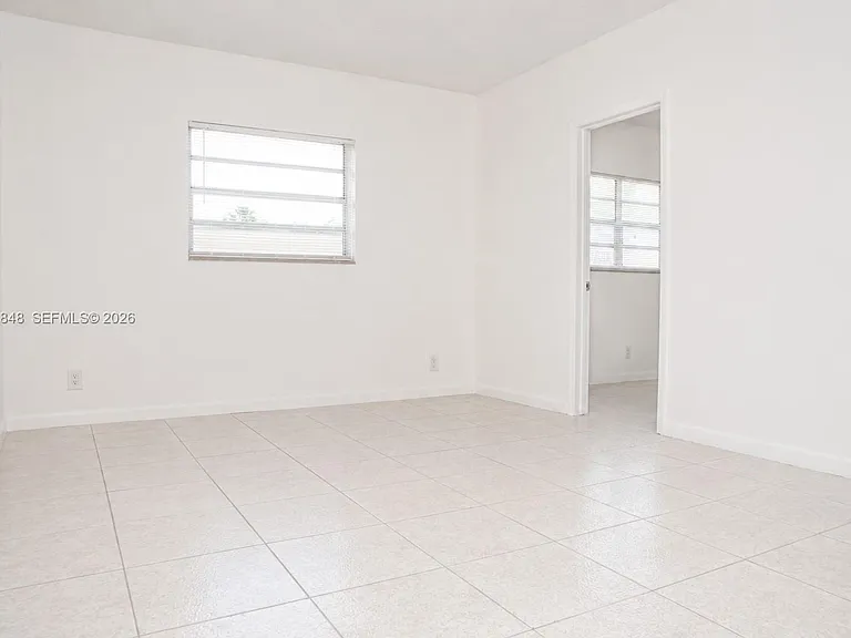 411 SE 10th St #1 — Photo 23