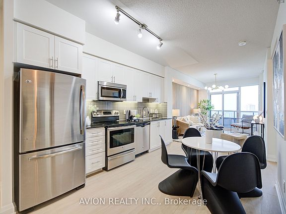 3rd image of 7171 Yonge St #2409