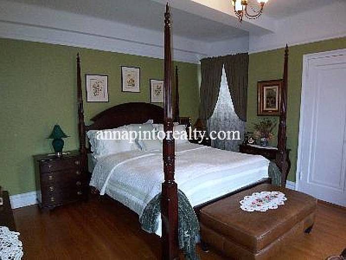 LARGE BEDROOM