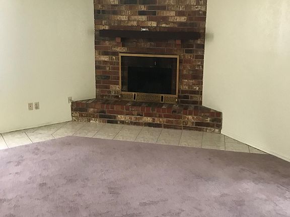 2nd image of 828 Hardy Springs Cir #D
