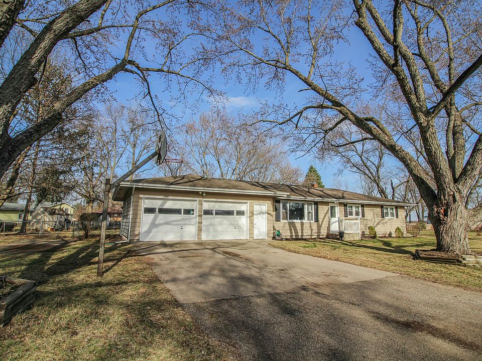 1133 Blossom Dr, Three Rivers, MI 49093 | Zillow