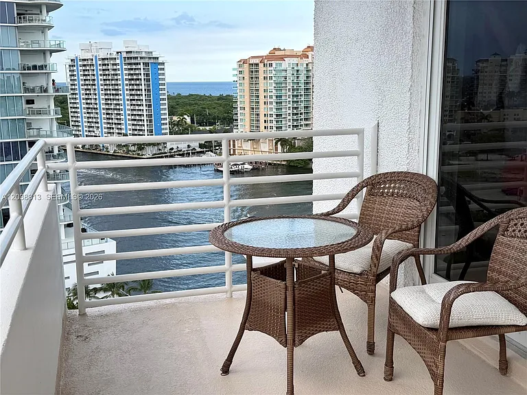 888 Intracoastal Dr #15E — Photo 2