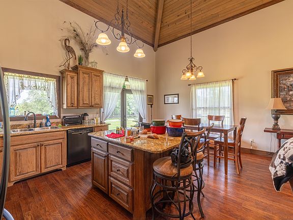 5th image of 618 Whitewood Rd