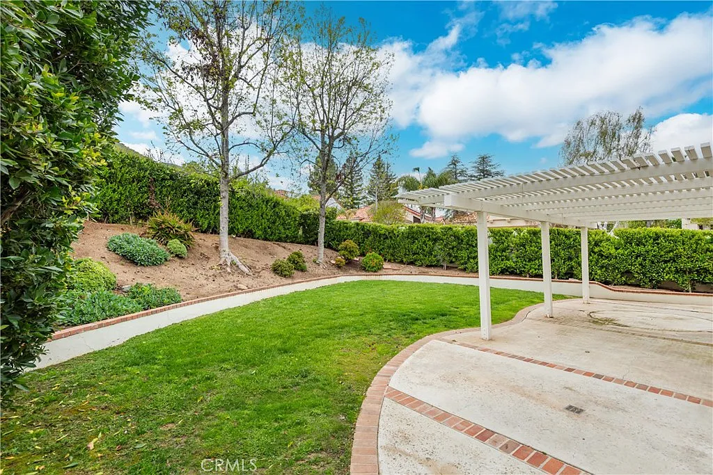 3 bed, 2137 sqft, $6,500 — Photo 3