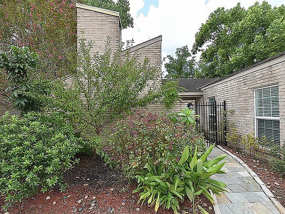 2nd image of 12015 Rocky Knoll Dr