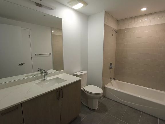 5th image of 146 Camden St #2