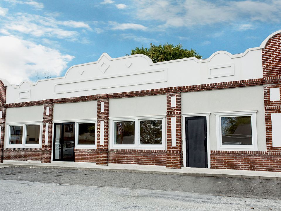 1st image of 123 Lake Dr