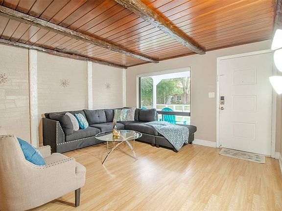 2nd image of 1245 Catalpa Ln #2