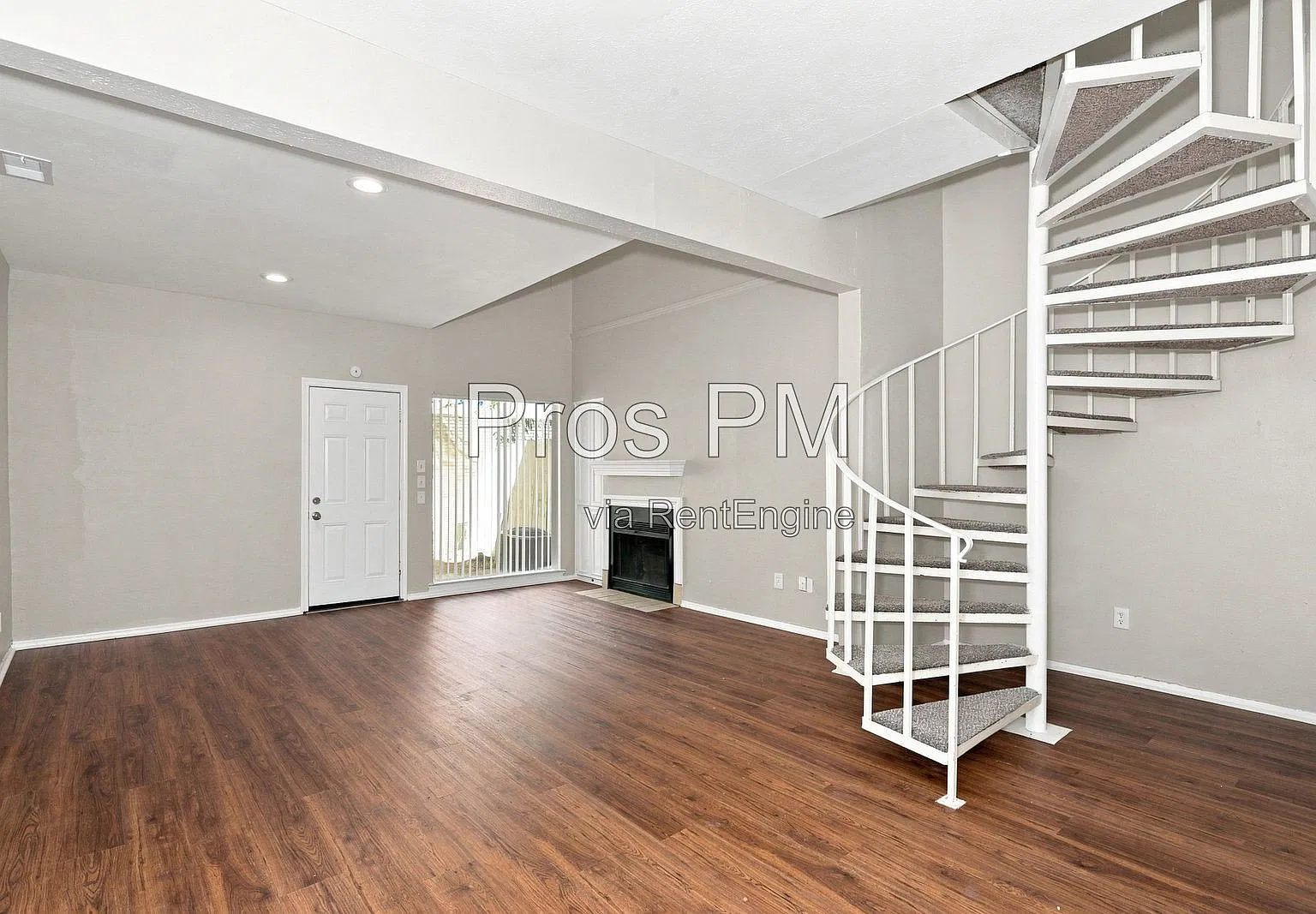 2 bed, 1.5 bath, 827 sqft, $1,350 — Photo 1