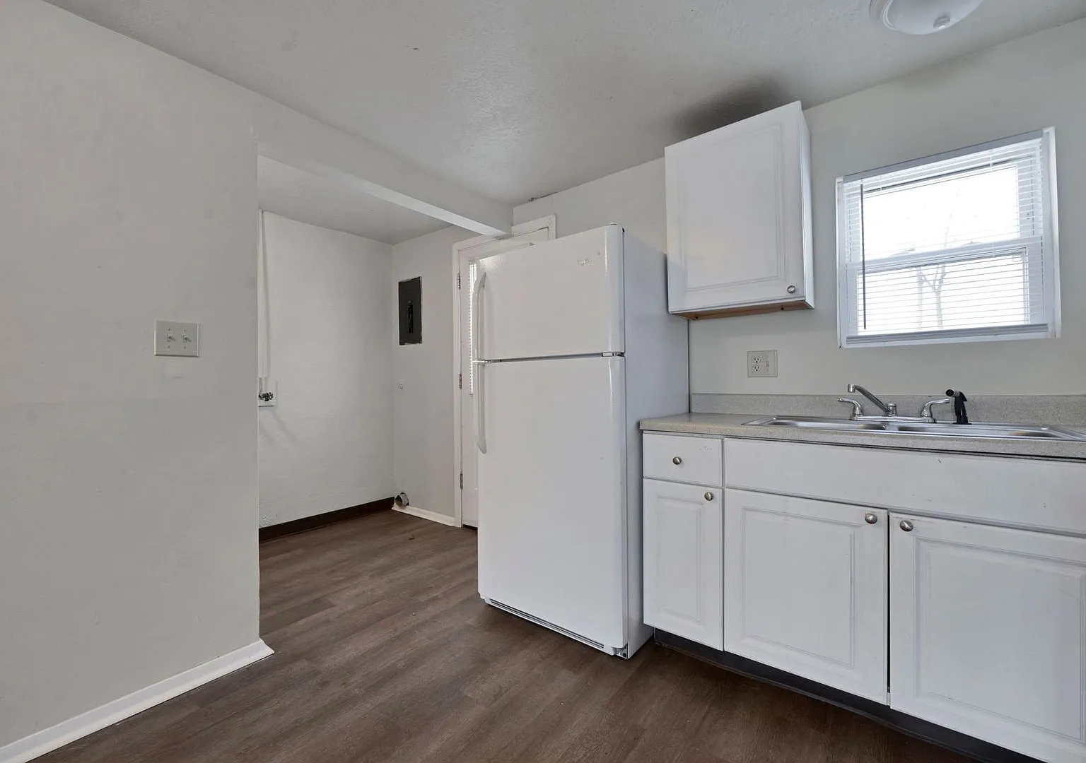 2 Bedroom Subsidy Friendly Apartment — Photo 2