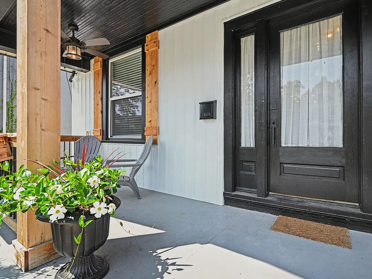 4 bed, 2200 sqft, $5,250 — Photo 3