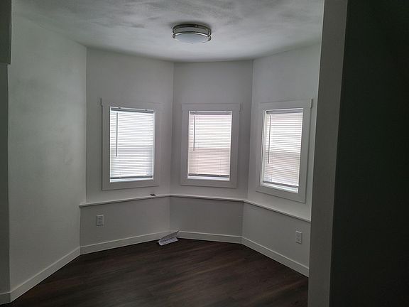 3rd image of 1305 W 5th Ave #4qehw8xbg