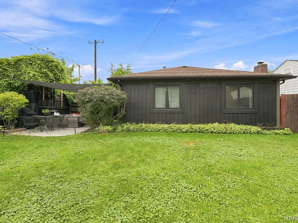 22733 Ridgeway St, photo 26