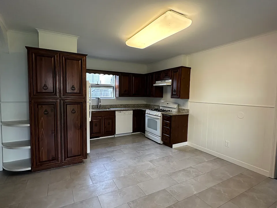 9 Summer St #1