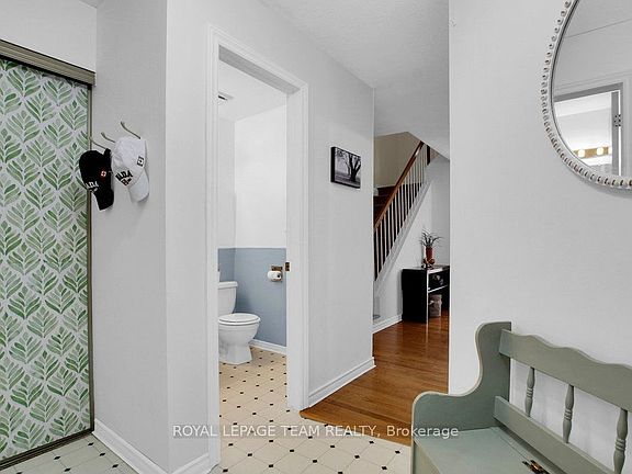 4th image of 50 Burlington Cres