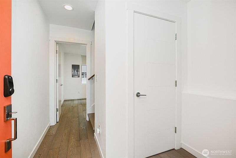 3rd image of 1713 19th Avenue S