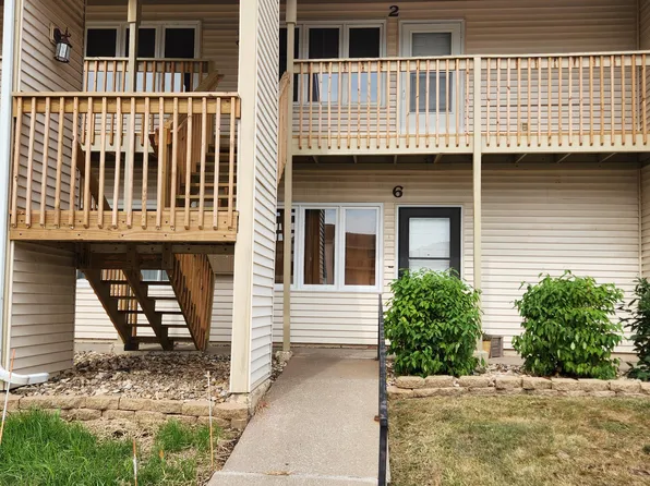 31 Coventry Ln APT 6, Muscatine, IA 52761