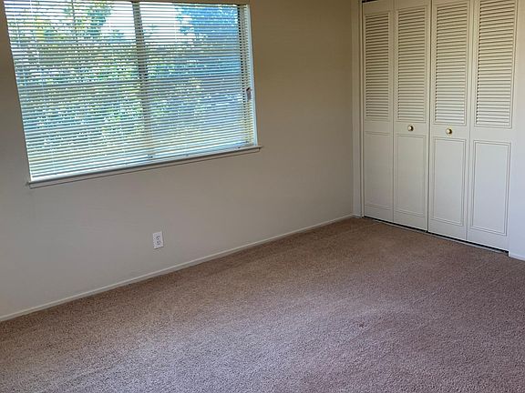 5th image of 435 Richfield Dr #8