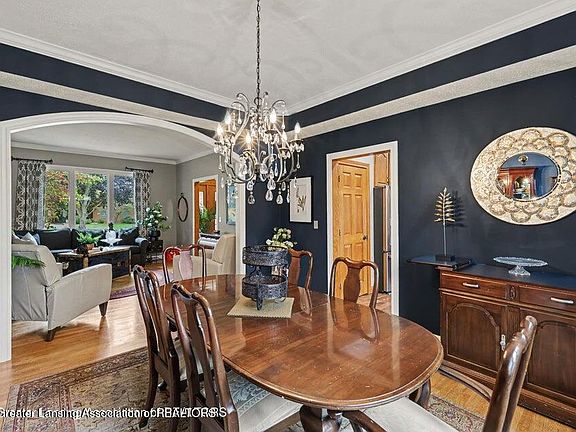 4th image of 910 Sandhill Dr