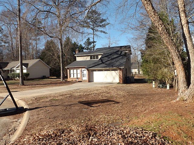 1st image of 105 Ashton Ct