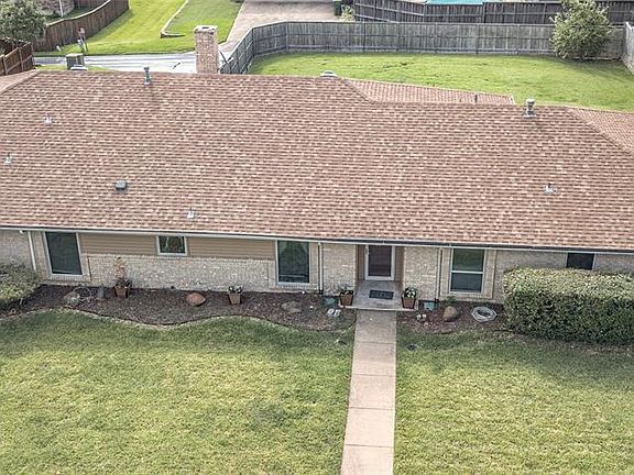 2nd image of 1834 Eastern Hills Dr