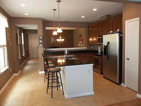 4th image of 854 Quiet Stone Ln
