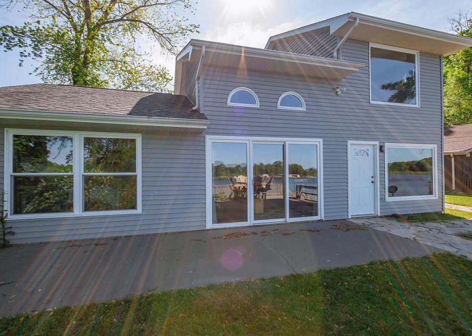 1st image of 61004 N Lakeshore Dr