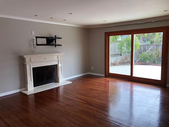 5th image of 2402 Tipperary Ave
