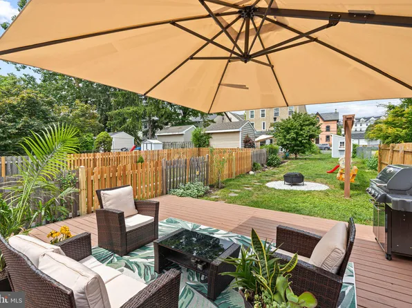 814 E Elm St, Conshohocken, PA 19428