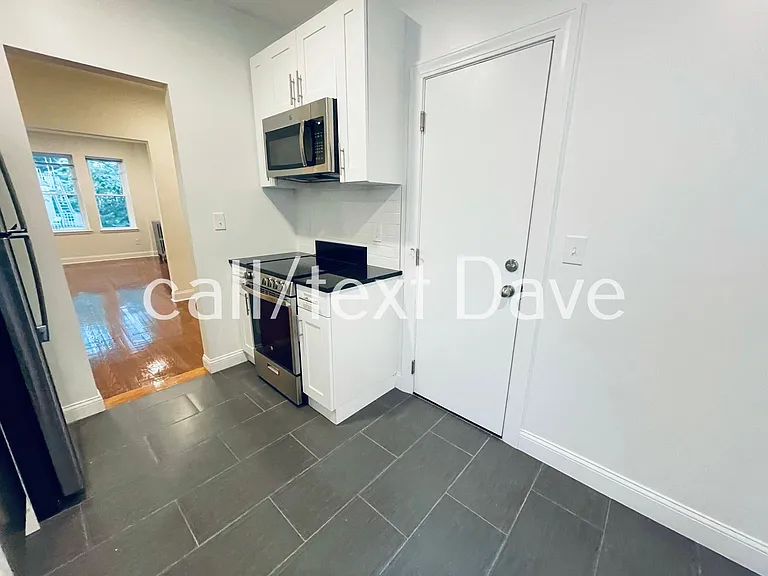 123 Sutherland Rd #1 — Photo 7