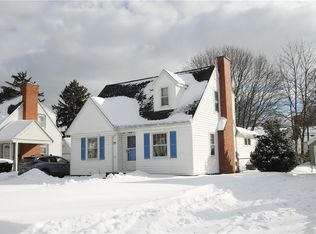 35 Burling Rd, Rochester, NY 14616