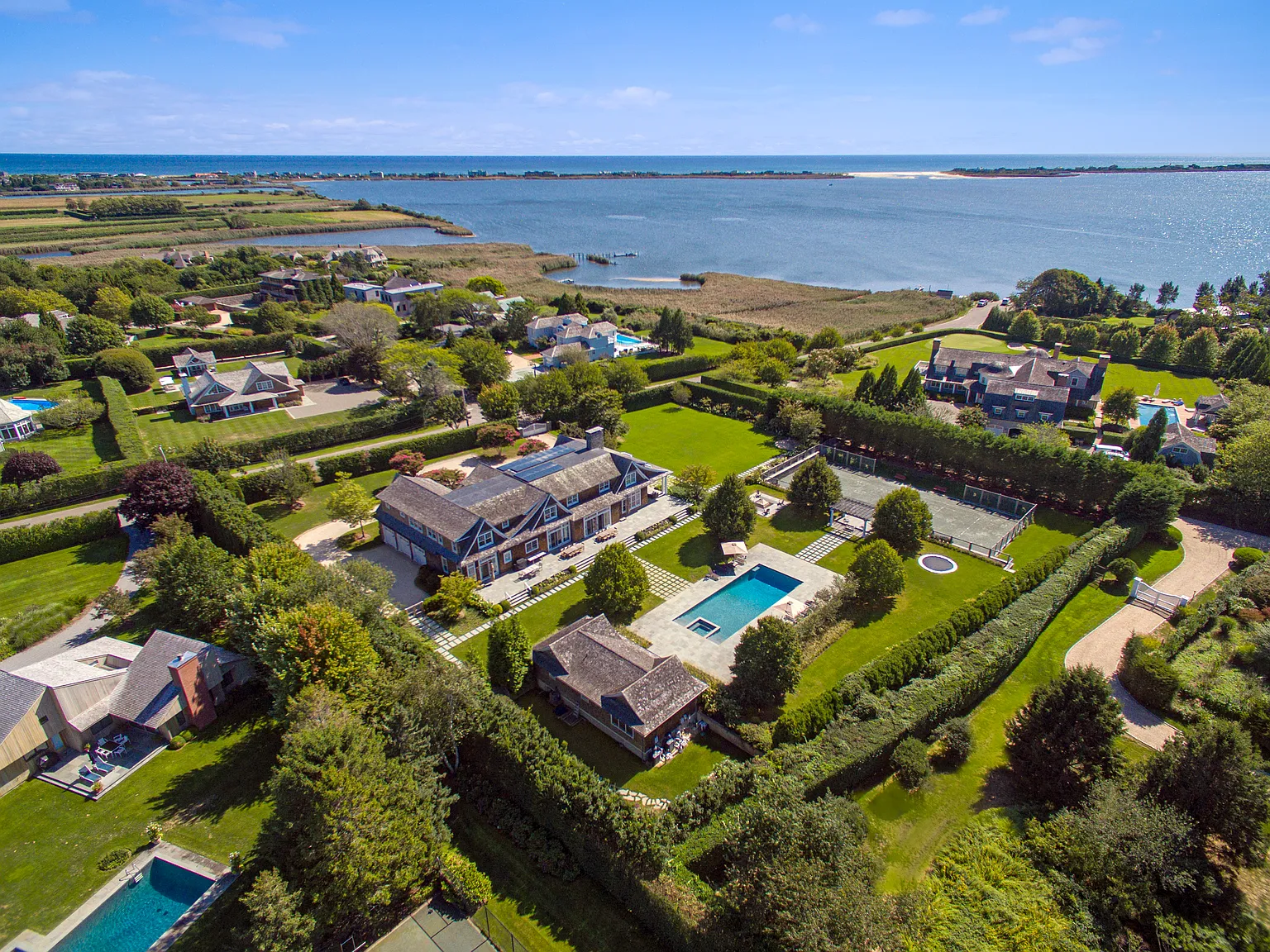 Resort Style Rental, Estate With Ocean & Bay Views — Photo 1
