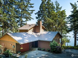 1390 Polnell Rd, Oak Harbor, WA 98277