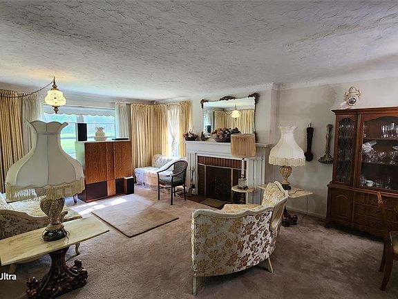 3rd image of 6830 Roberts Ave