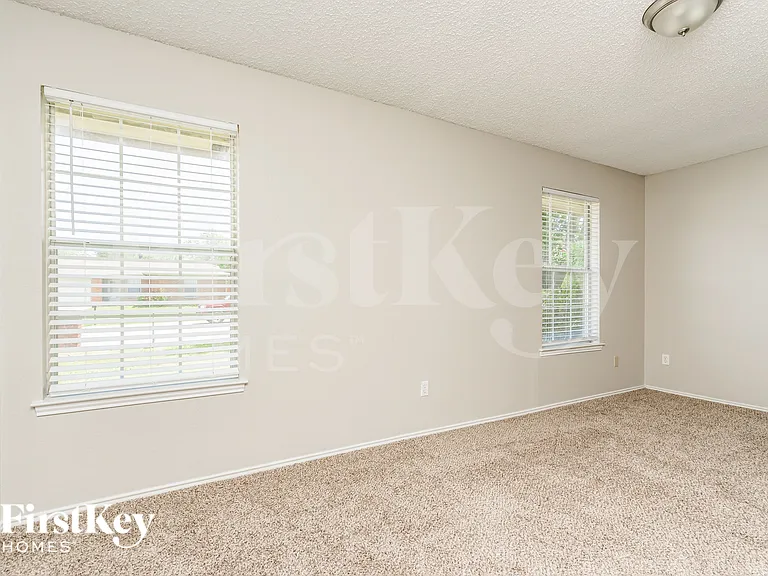 606 Plainview Dr — Photo 14