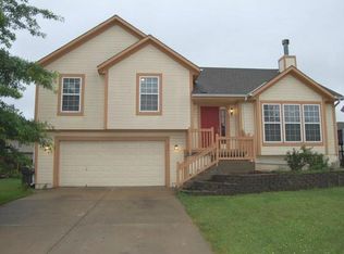 818 E 167th Ter, Gardner, KS 66030