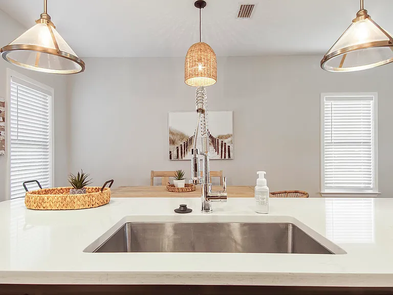 408 Raven Ln — Photo 8