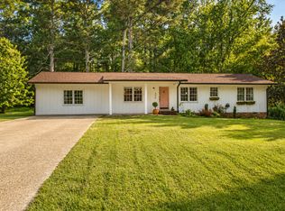 200 Meadowview Dr, Tyrone, GA 30290