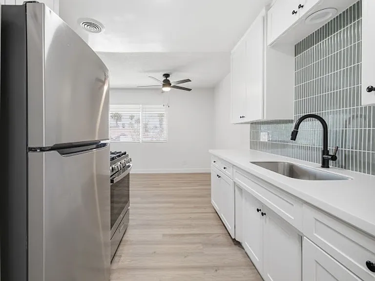 790 Coronado Ave — Photo 12