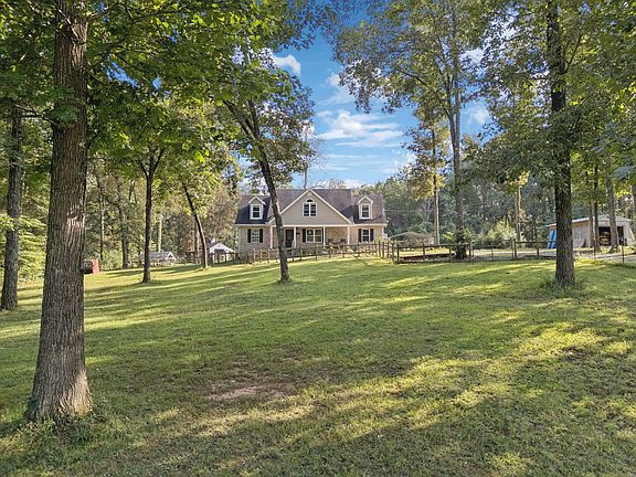 3rd image of 4705 Wildberry Ln