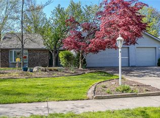 21111 Creekside Dr, Strongsville, OH 44136