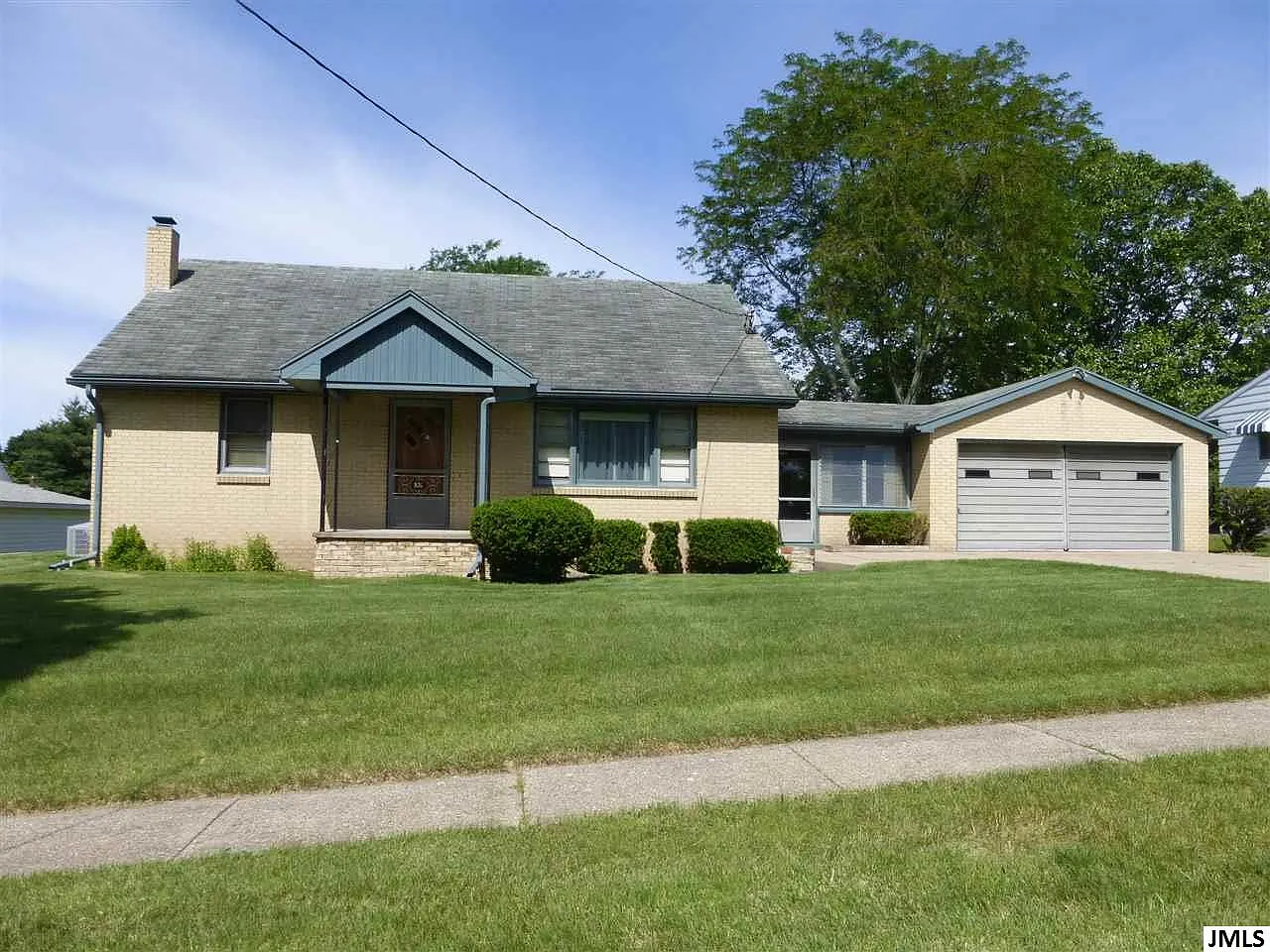 826 Loomis St photo 1