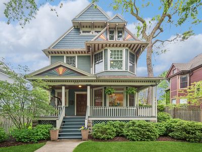 6723 N Greenview Ave, Chicago, IL, 60626