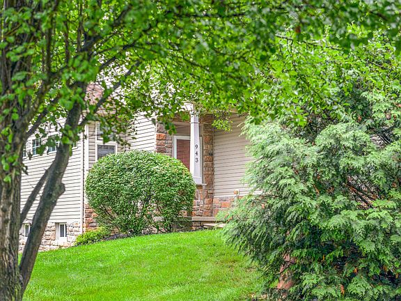 2nd image of 943 Quail Run Dr