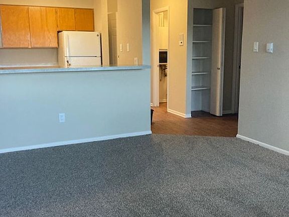 5th image of 621 W Prentice Ave #11759563